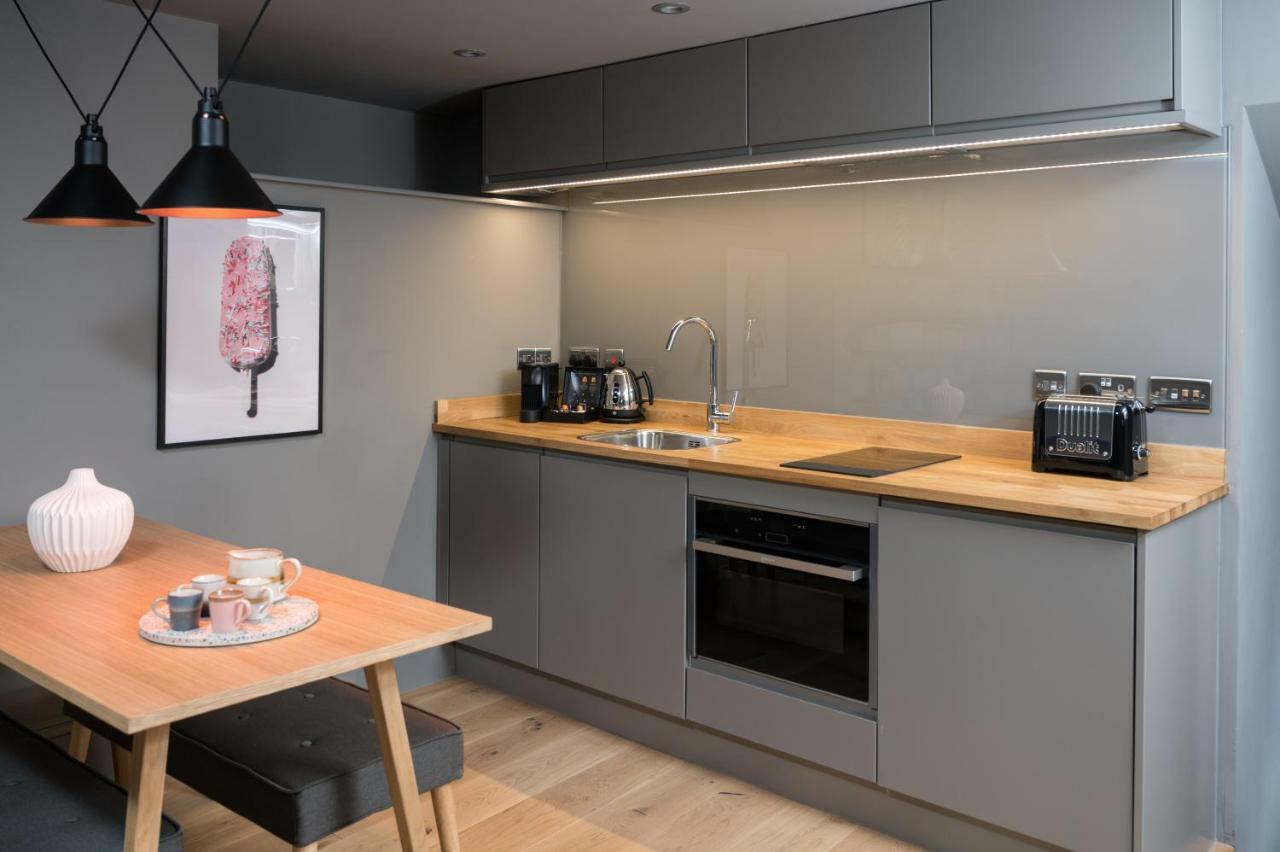Hiding Space - Trim Street Apartments Bath Extérieur photo
