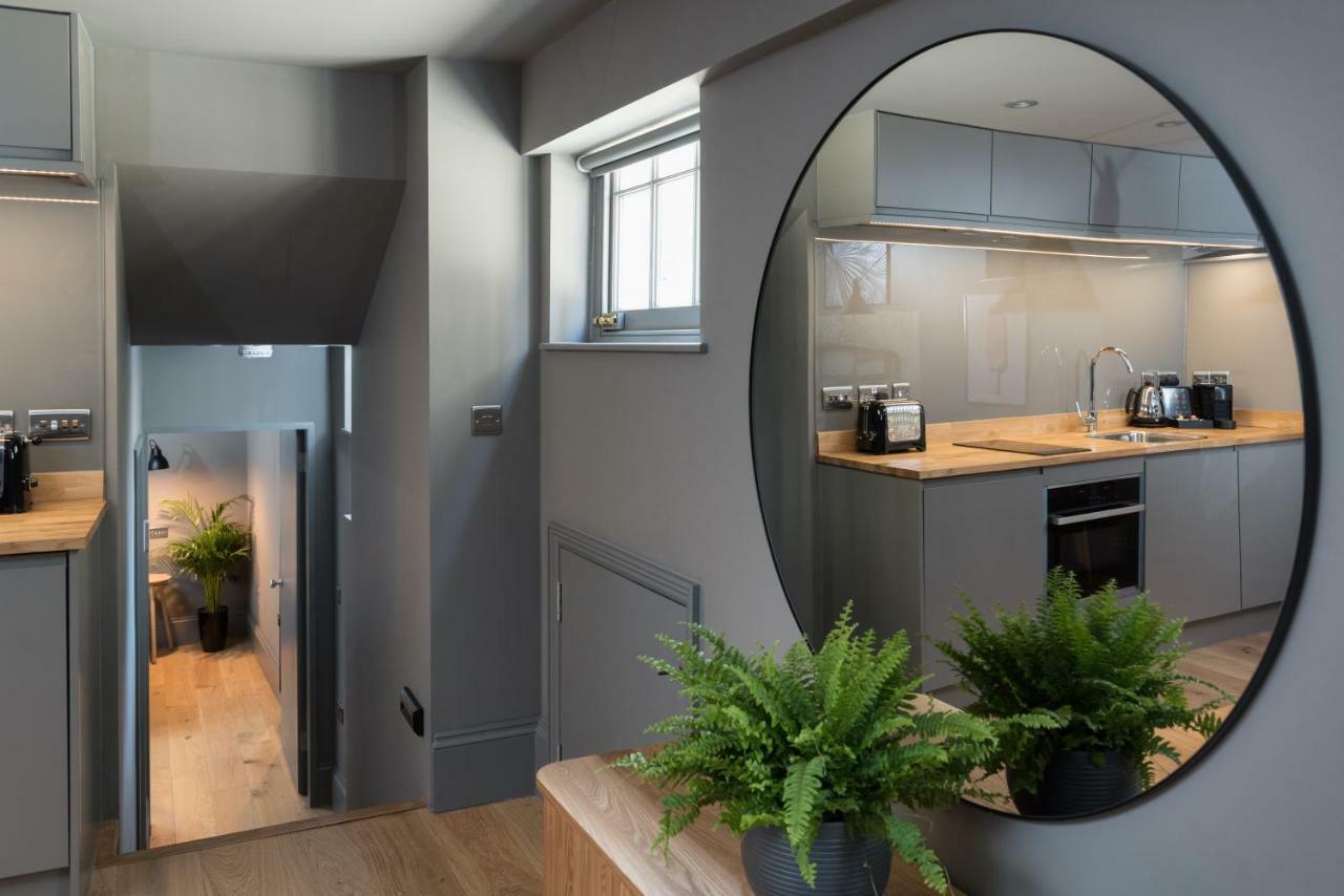 Hiding Space - Trim Street Apartments Bath Extérieur photo