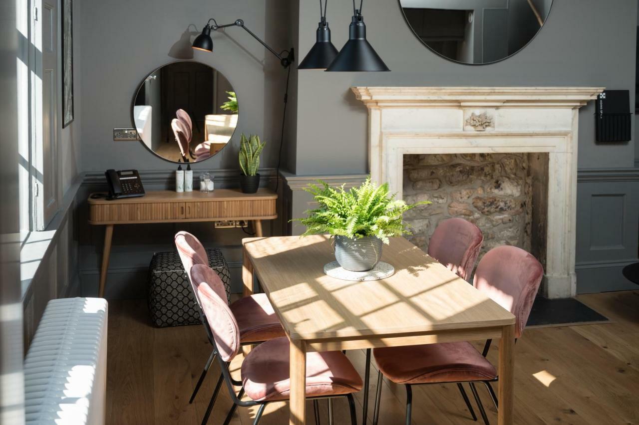 Hiding Space - Trim Street Apartments Bath Extérieur photo